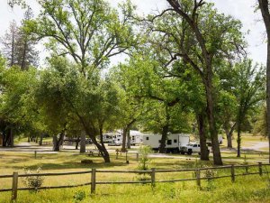 Sierra Meadows RV Park (Yosemite)